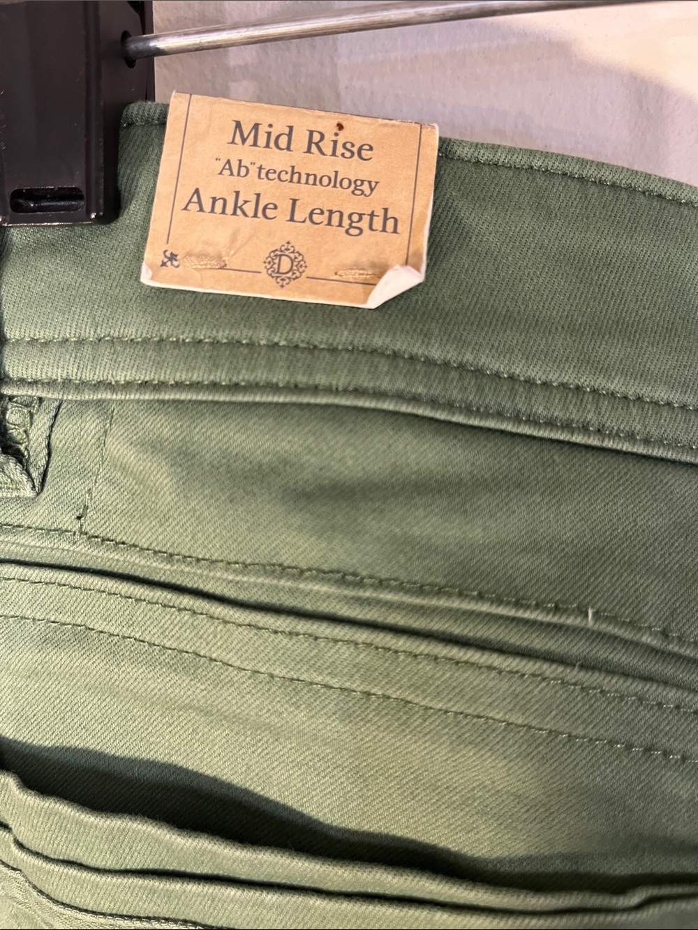 Democracy Olive Cropped Ankle Jeans - Picture 4 of 5